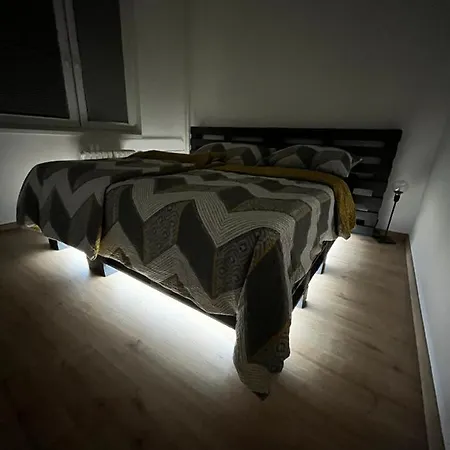 Spaní Na Paletách Kousek Od Centra Hradce Králové Apartmán *