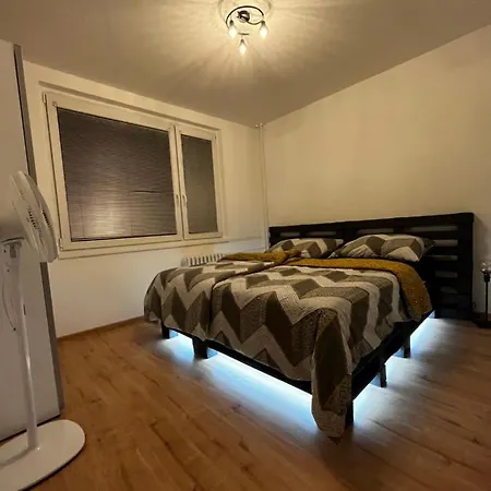 Spaní Na Paletách Kousek Od Centra Hradce Králové *